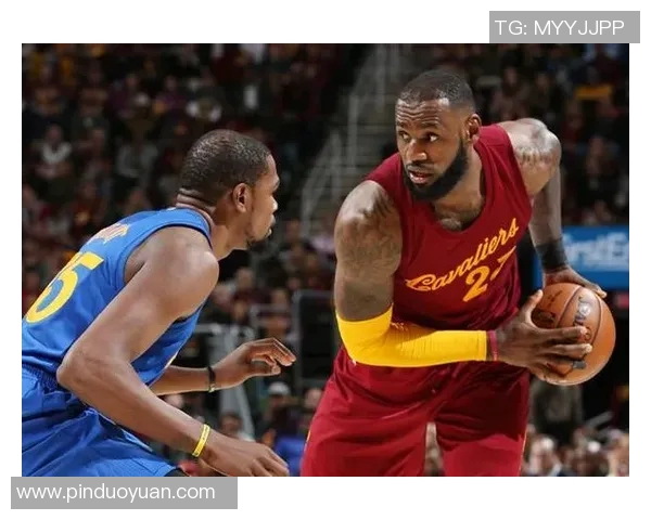 勇士与雷霆激情对决新浪视频直播全程呈现精彩瞬间